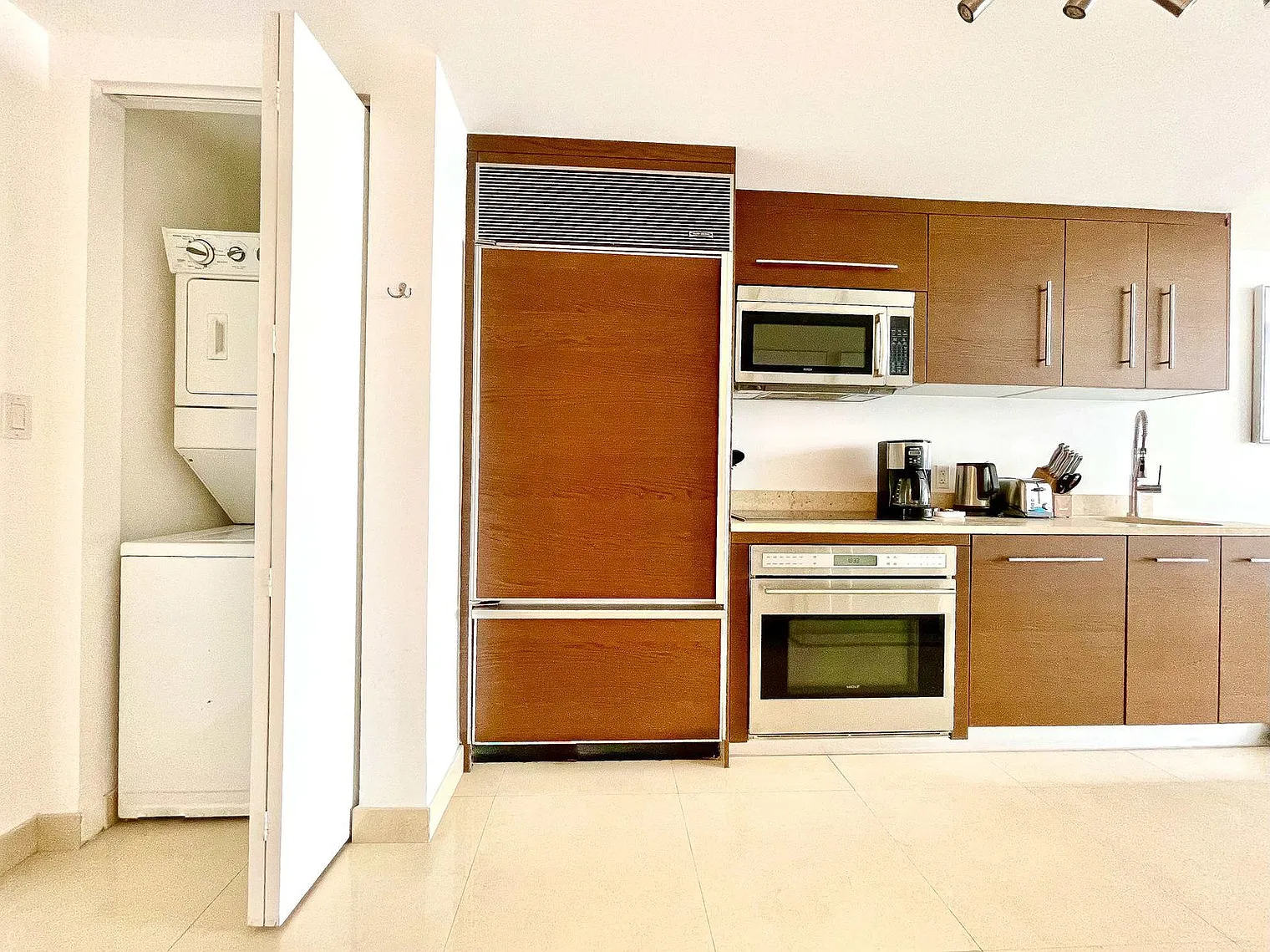 Studio, 1.0 bath, 484 sqft, $3,745 — Photo 4