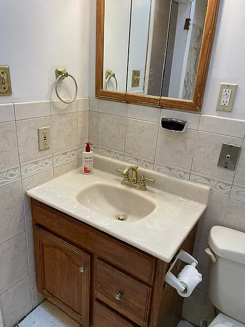 4 bed, 1110 sqft, $2,400 — Photo 3