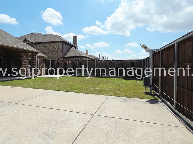 12381 Summertree Dr — Photo 40