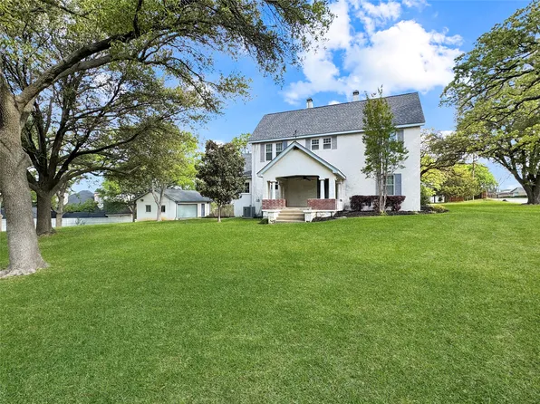 1205 Forest Ridge Dr, Bedford, TX 76022