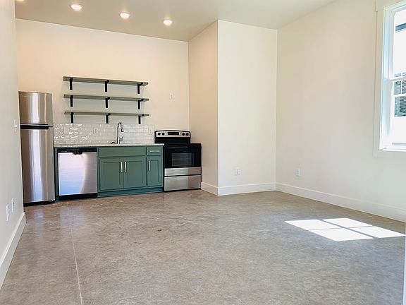 5th image of 1304 Brownwood Ave #1B-1BA-487SQFT