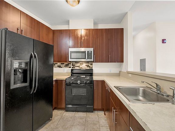 5th image of 845 Newark Ave APT 3A