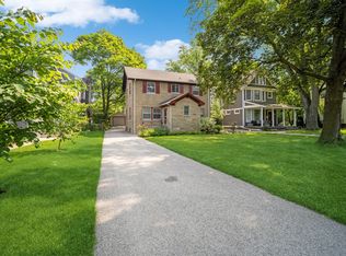 605 Vernon Ave, Glencoe, IL 60022