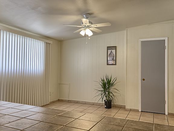 4th image of 10125 Bermuda Ave