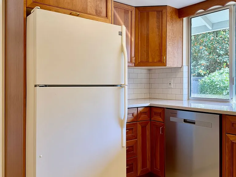 16508 NE 19th Pl — Photo 8