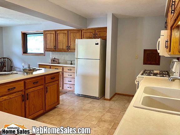 4th image of 1341 W Avon Ln