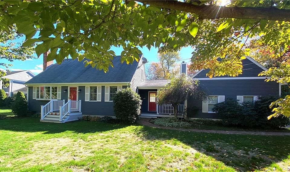 1st image of 28 Kickemuit Ave
