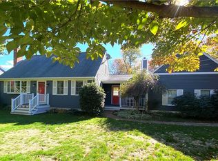 28 Kickemuit Ave, Bristol, RI 02809