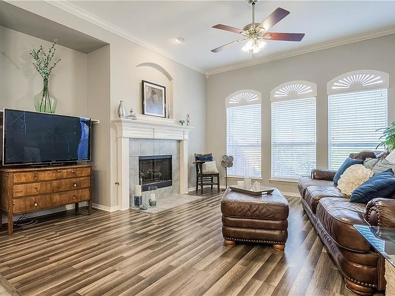 1426 Forest Oaks Ct — Photo 24