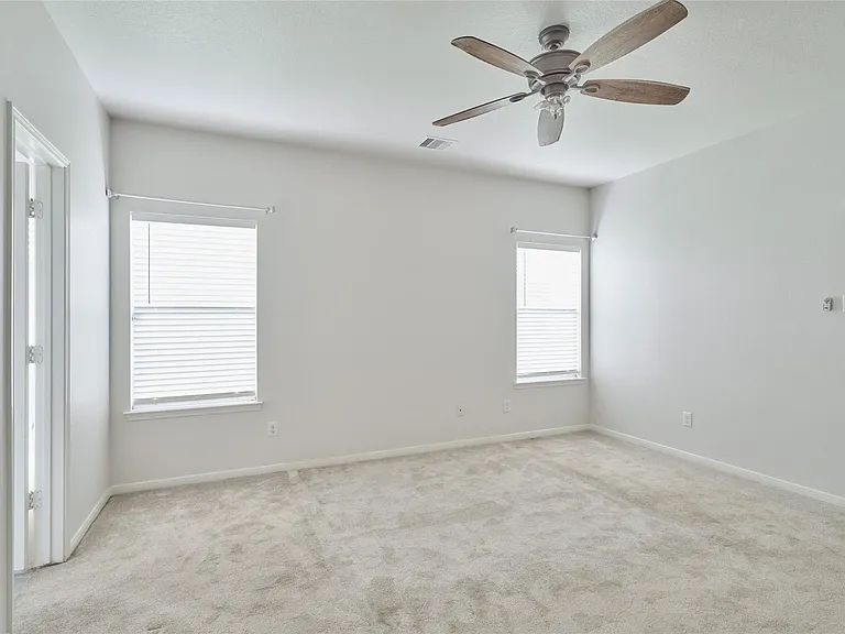 21718 Grassy Hill Ln — Photo 14