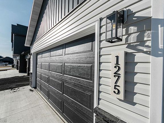 4th image of 1275 Marlys Dr W