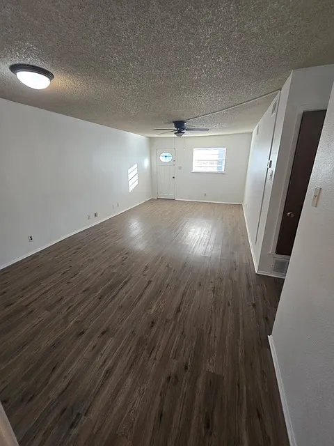 2 bed, 950 sqft, $975 — Photo 2