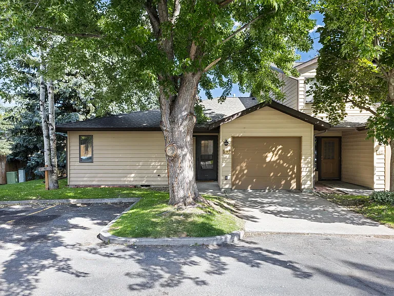 1711 W Koch St — Photo 7