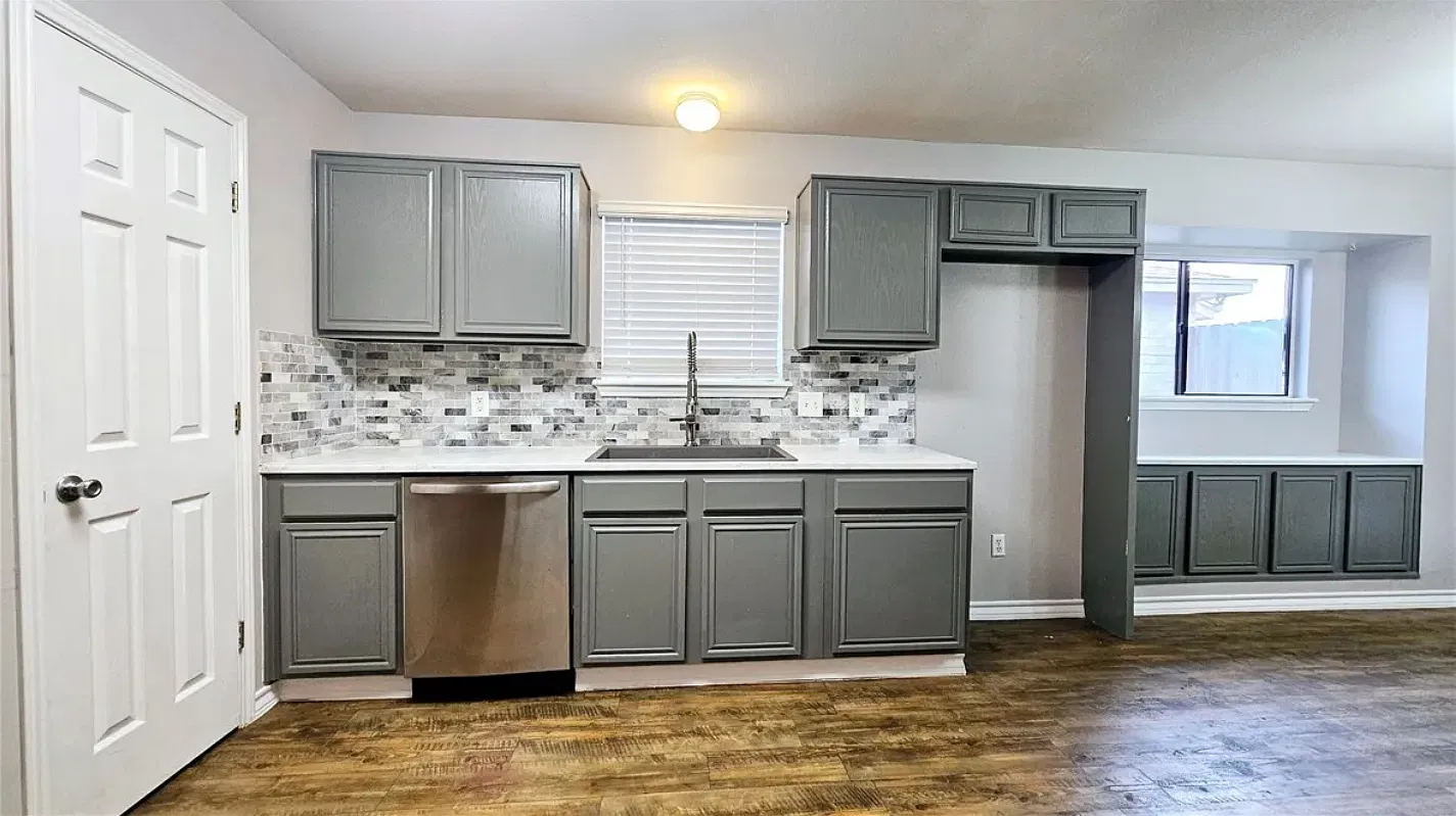 3 bed, 1503 sqft, $2,475 — Photo 3