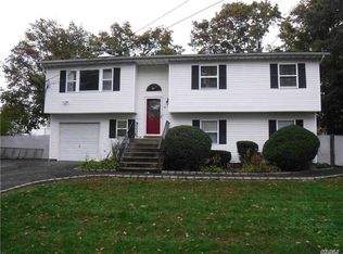8 Rose Pl, West Babylon, NY 11704