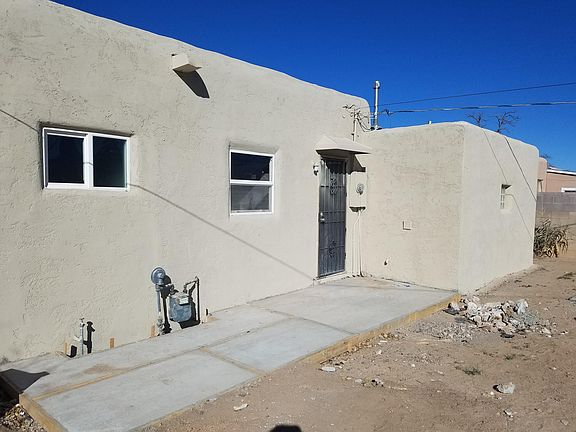 4th image of 2626 E Sierra Dr NE
