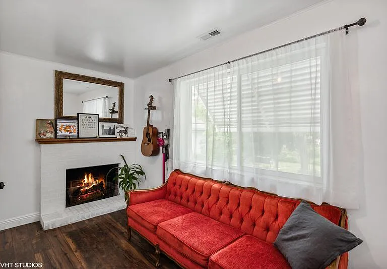 2571 Van Buren Ave — Photo 16