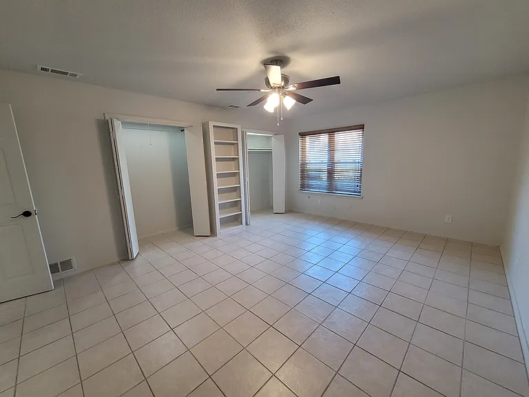 8832 Sandcastle Ct — Photo 10