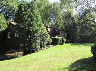 75 Fairlane Dr, Shelton, CT 06484