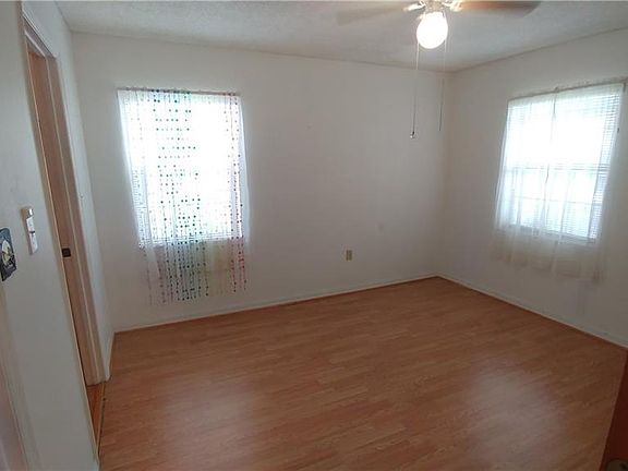 4th image of 41 N 20th St APT 8