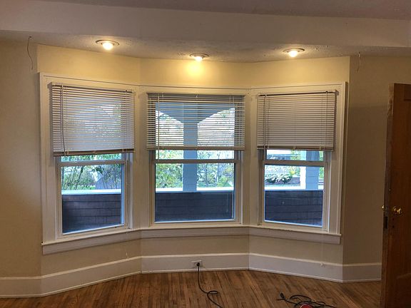 3rd image of 1241 Brockley Ave