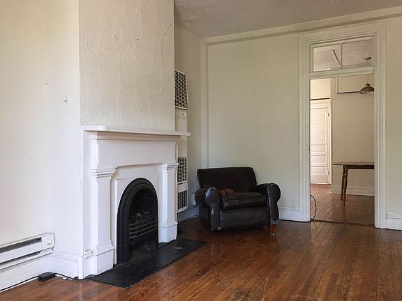 3rd image of 1921 Floyd Ave APT 2