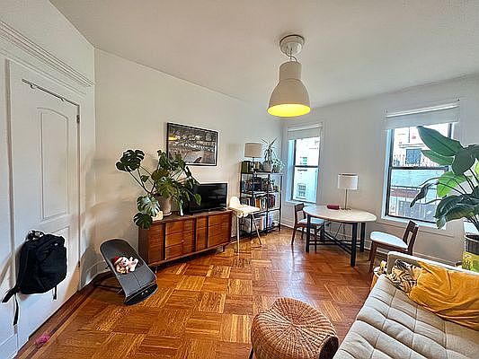 1st image of 561 4th St #C1