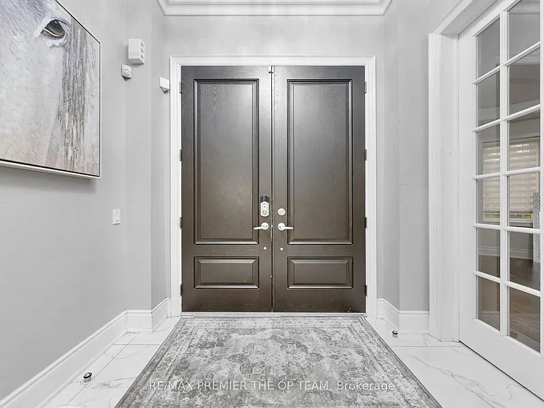 60 Chesney Cres — Photo 4