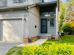 210 Fraser St, Rochester, MI 48307