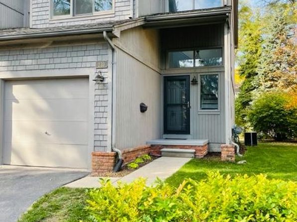 210 Fraser St