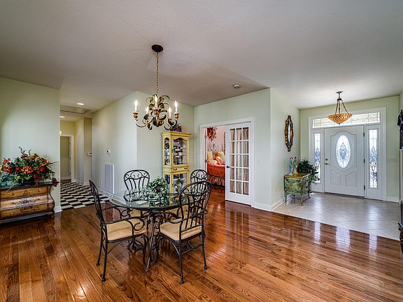 5th image of 139 Hickory Ridge Ln