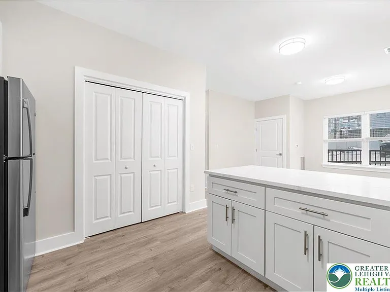 410 William St #102 — Photo 16