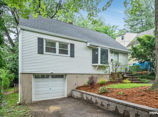 97 Palisade Ave, Leonia, NJ 07605