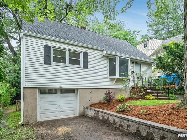 97 Palisade Ave, Leonia, NJ 07605