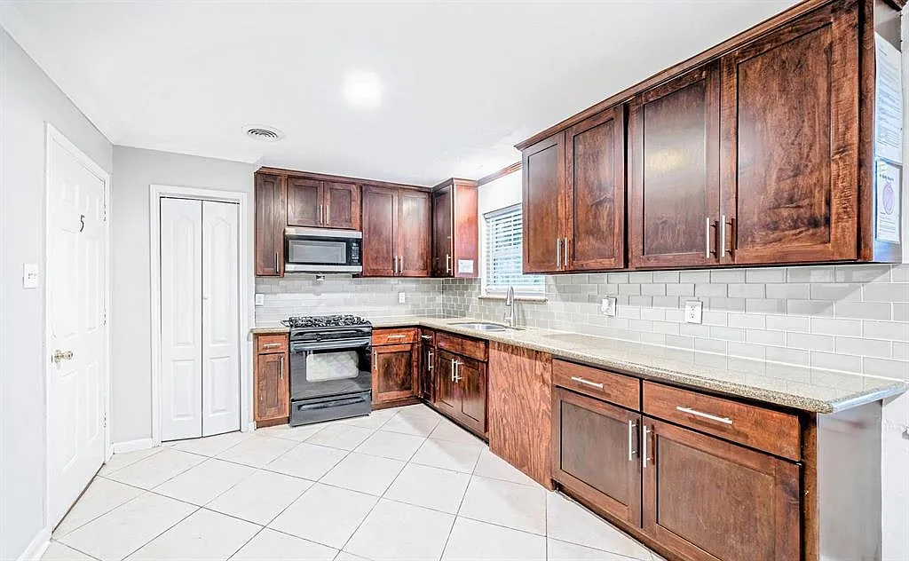 4106 Grapevine Street, Unit 2 — Photo 3