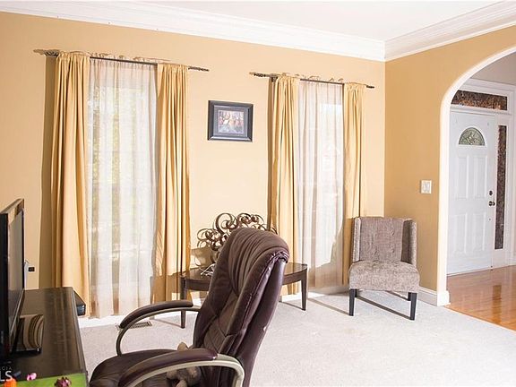 5th image of 513 Bingham Dr