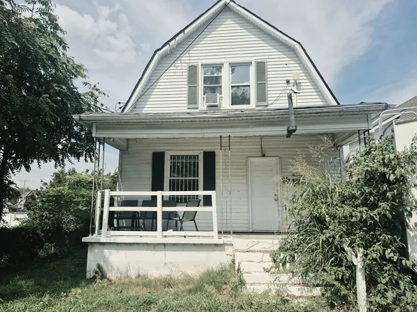 14 E Logan St, Harrisburg, IL 62946