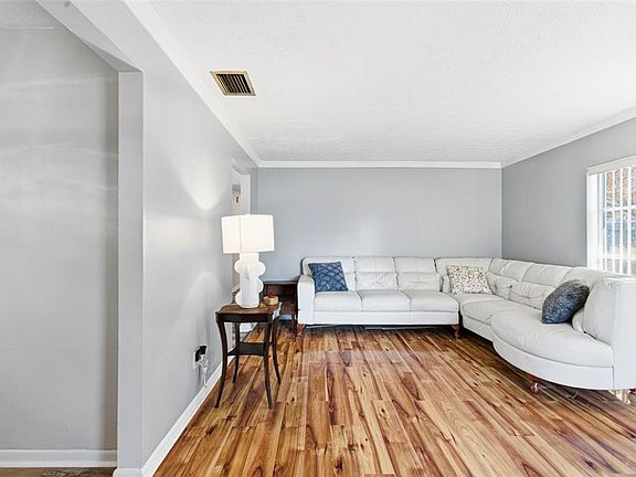 4th image of 4120 Temple Heights Rd