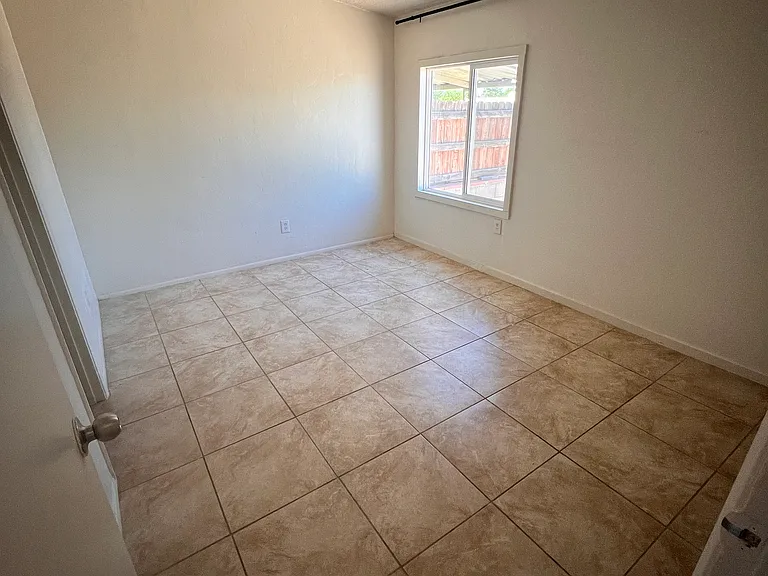 926 W Wedwick St — Photo 26