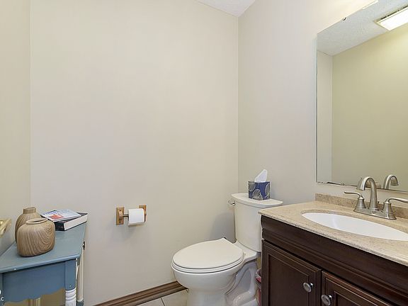 5th image of 1435 Laurel Oak Dr
