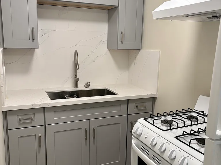 1001 Madera Ave #3 — Photo 1