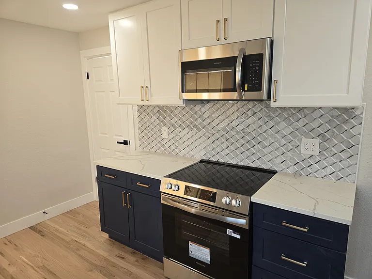 6139 E 33rd Ave #1 — Photo 2