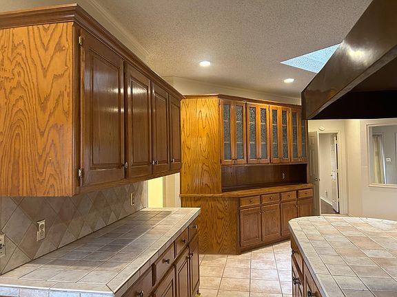 5th image of 26 Crockett Cir