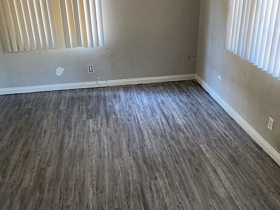 5th image of 112 N Mar Vista Ave #11