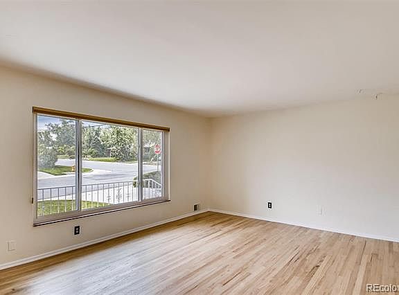 5th image of 3952 W Eastman Ave
