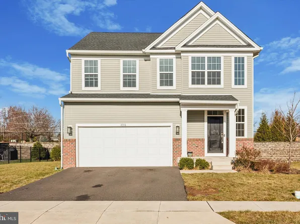 2316 Twin Lakes Dr, Quakertown, PA 18951
