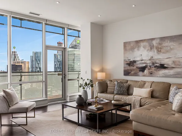 80 John St #4406, Toronto, ON M5V 3X4