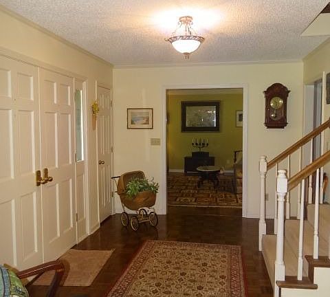 2nd image of 906 Creekwood Dr