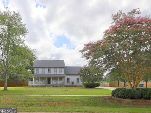 216 Queens Cemetery Rd