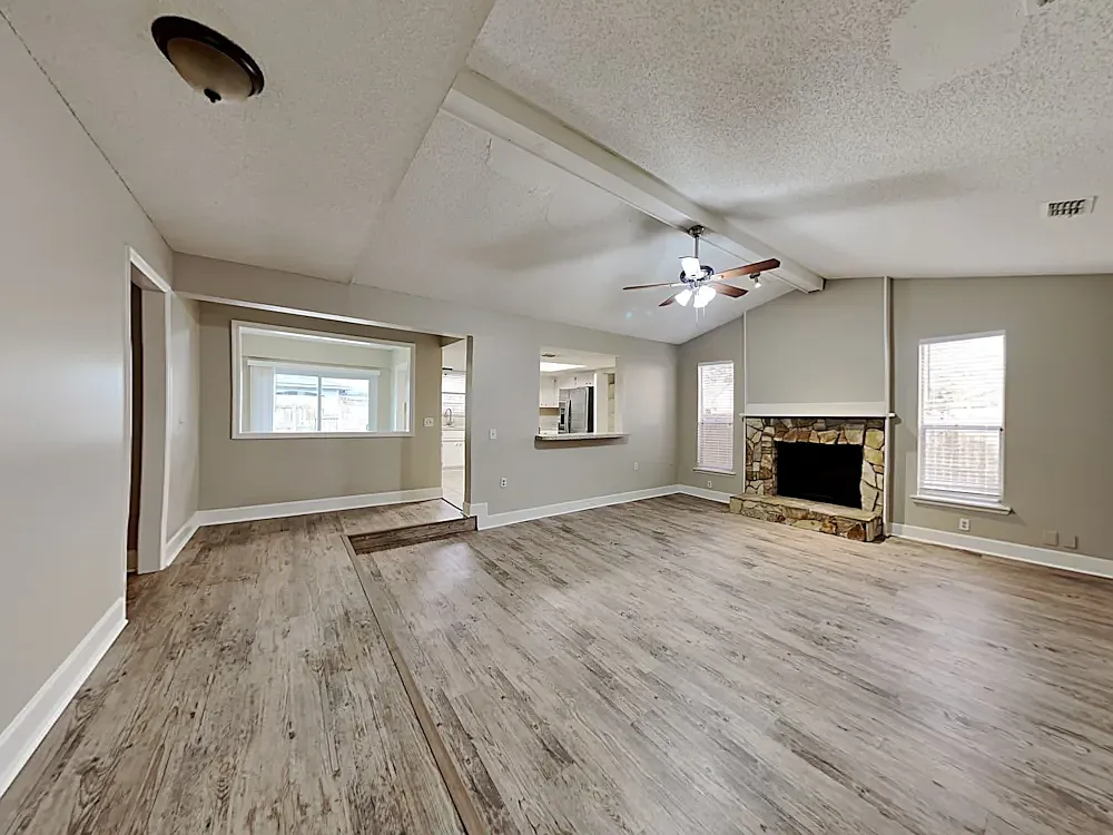 1060 Lana Ct — Photo 3